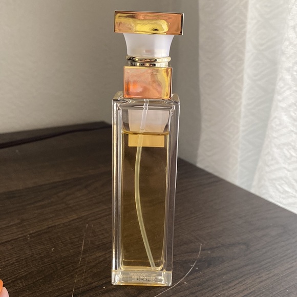 5th avenue By Elizabeth Arden - Picture 3 of 4
